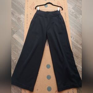Alo Serenity Wide Leg Sweatpant.Size M Excellent xcellent condition! retail $128